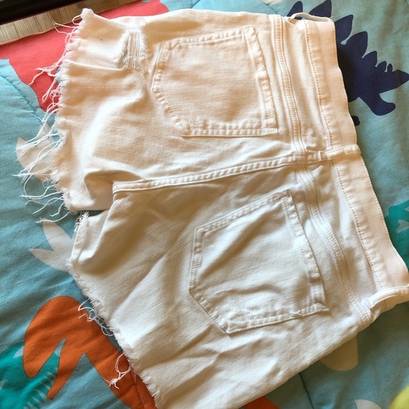 White Mid Rise Bermuda Short - Picture 4 of 5